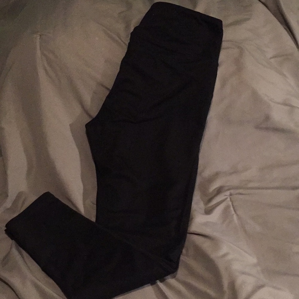 Black leggings size M, great quality not thin!